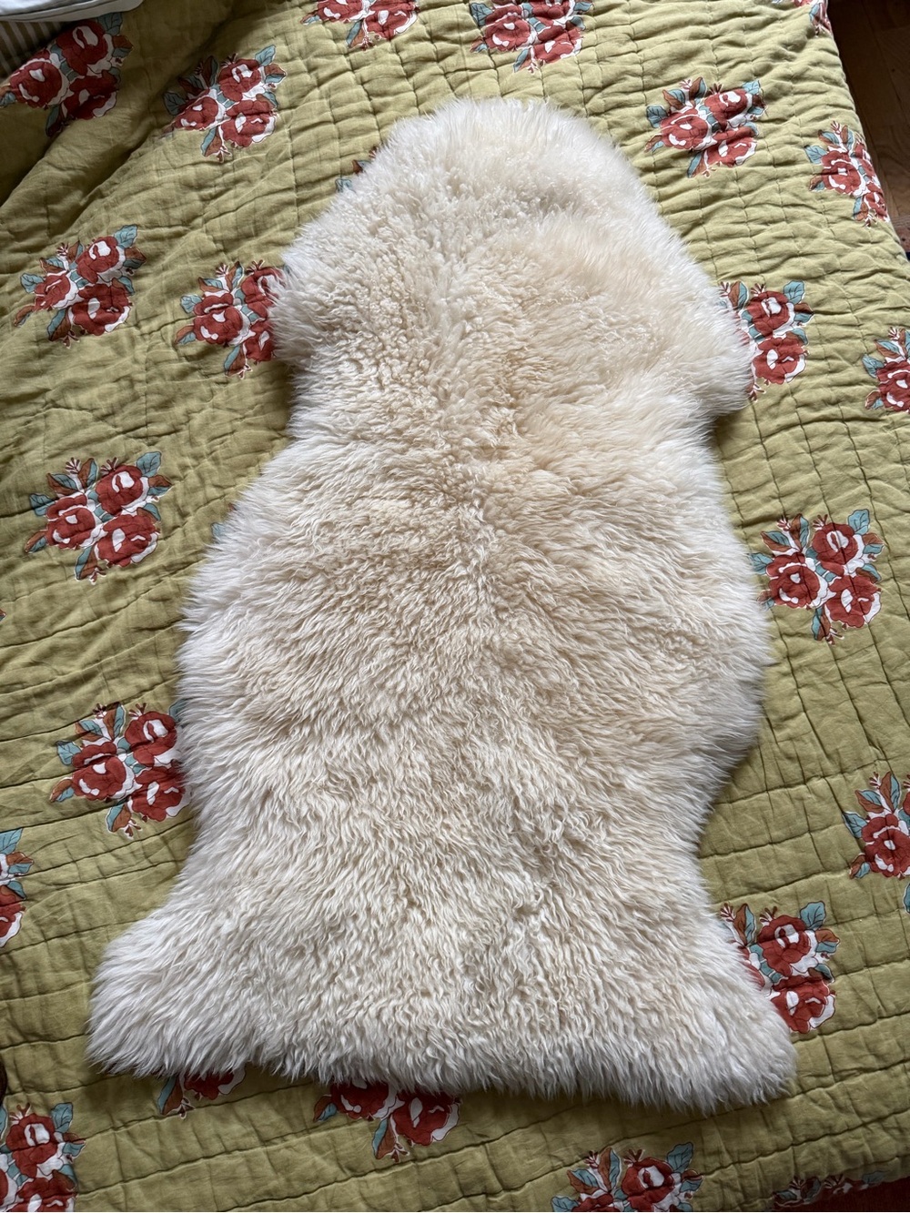 ARTICLE small LANNA Cream Sheepskin Throw 2’ x 3’